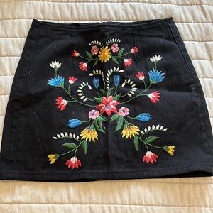 Like new floral mini skirt